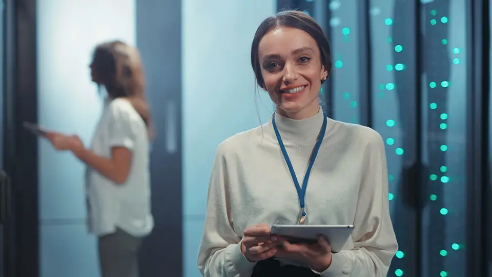IT security expert analysing server room
